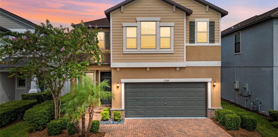 House in Land O' Lakes, Florida 4 bedrooms, 216.83 sq.m. № 1906976