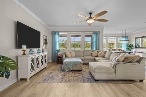 House in Land O' Lakes, Florida 4 bedrooms, 216.83 sq.m. № 1906976 - photo 11