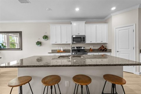 House in Land O' Lakes, Florida 4 bedrooms, 216.83 sq.m. № 1906976 - photo 14