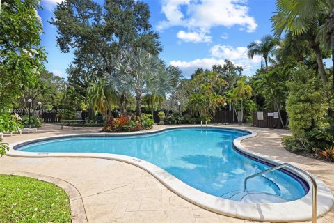 Condo in Pinecrest, Florida, 1 bedroom  № 1897199 - photo 28