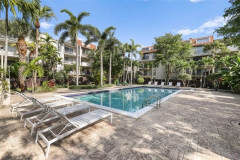 Condo in Pinecrest, Florida, 1 bedroom  № 1897199 - photo 26