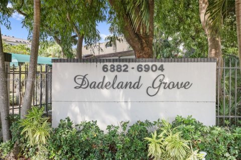 Condo in Pinecrest, Florida, 1 bedroom  № 1897199 - photo 2
