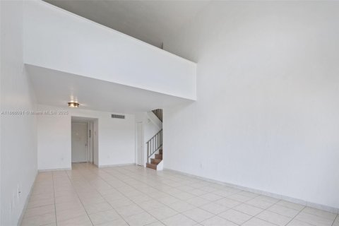 Condo in Pinecrest, Florida, 1 bedroom  № 1897199 - photo 8