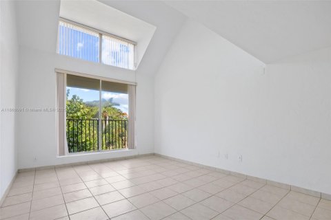 Condo in Pinecrest, Florida, 1 bedroom  № 1897199 - photo 6