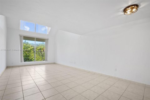 Condo in Pinecrest, Florida, 1 bedroom  № 1897199 - photo 4