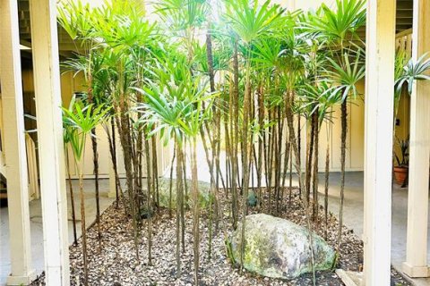 Condo in Sarasota, Florida, 2 bedrooms  № 2097283 - photo 2