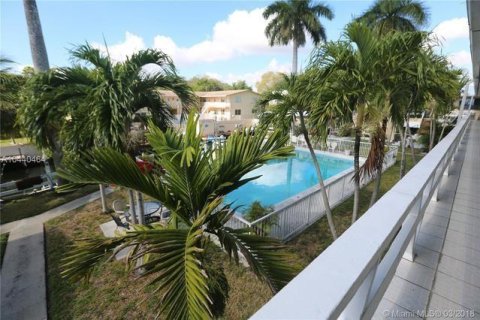 Copropriété à vendre à North Miami, Floride: 1 chambre, 65.5 m2 № 2084508 - photo 2
