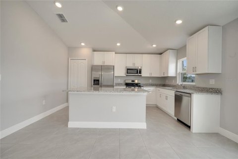 Casa en venta en Kissimmee, Florida, 4 dormitorios, 151.8 m2 № 1721833 - foto 11