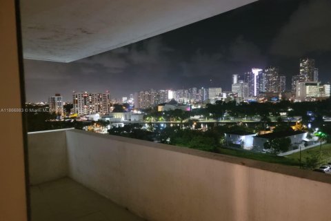 Copropriété à vendre à Miami, Floride: 2 chambres, 88.26 m2 № 1895392 - photo 2