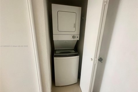 Copropriété à vendre à Miami, Floride: 2 chambres, 88.26 m2 № 1895392 - photo 14