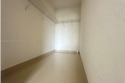 Copropriété à vendre à Miami, Floride: 2 chambres, 88.26 m2 № 1895392 - photo 17