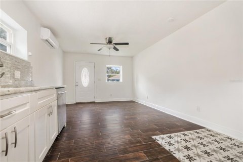 Casa en alquiler en Tampa, Florida, 4 dormitorios, 170.01 m2 № 1910372 - foto 23