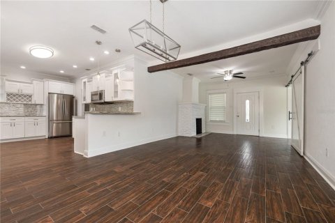Casa en alquiler en Tampa, Florida, 4 dormitorios, 170.01 m2 № 1910372 - foto 8