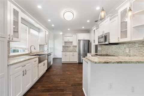 Casa en alquiler en Tampa, Florida, 4 dormitorios, 170.01 m2 № 1910372 - foto 7