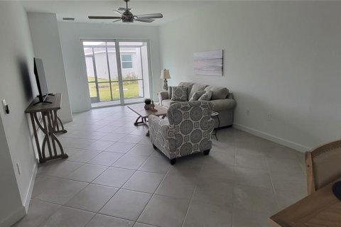 Casa en alquiler en Englewood, Florida, 3 dormitorios, 131.64 m2 № 1411147 - foto 3