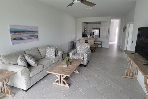 Casa en alquiler en Englewood, Florida, 3 dormitorios, 131.64 m2 № 1411147 - foto 2