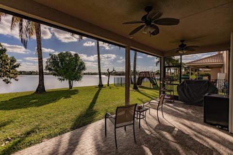 Casa en venta en West Palm Beach, Florida, 5 dormitorios, 263.01 m2 № 2265776 - foto 8