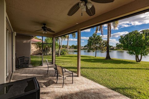 Casa en venta en West Palm Beach, Florida, 5 dormitorios, 263.01 m2 № 2265776 - foto 7