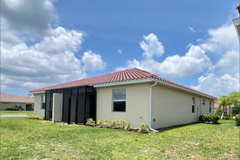 Villa ou maison à vendre à Naples, Floride: 3 chambres, 129.04 m2 № 1936178 - photo 25
