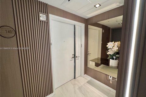 Condo in Miami, Florida, 3 bedrooms  № 1802491 - photo 3