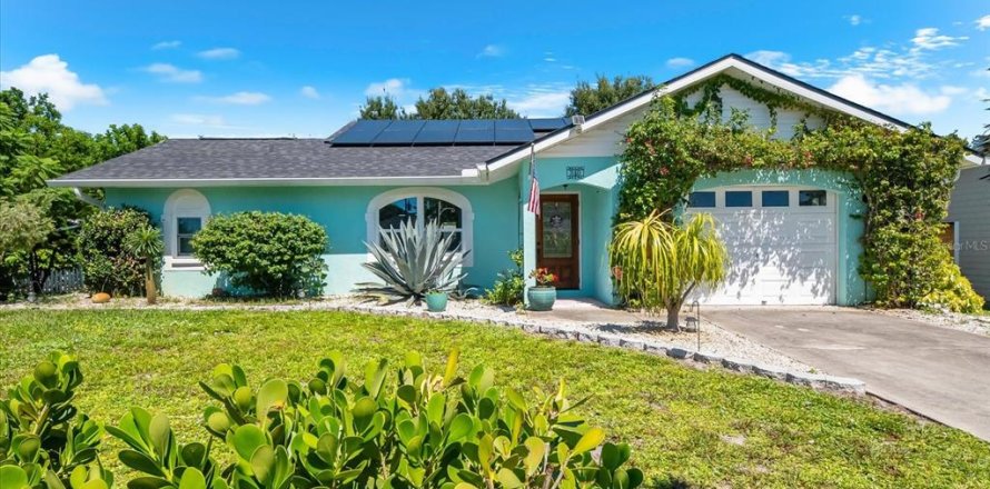 House in Venice, Florida 2 bedrooms, 103.77 sq.m. № 2391565