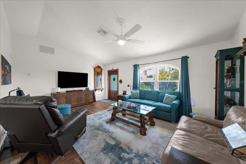 House in Venice, Florida 2 bedrooms, 103.77 sq.m. № 2391565 - photo 5