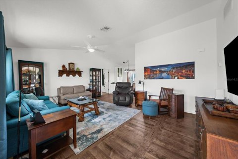 House in Venice, Florida 2 bedrooms, 103.77 sq.m. № 2391565 - photo 2