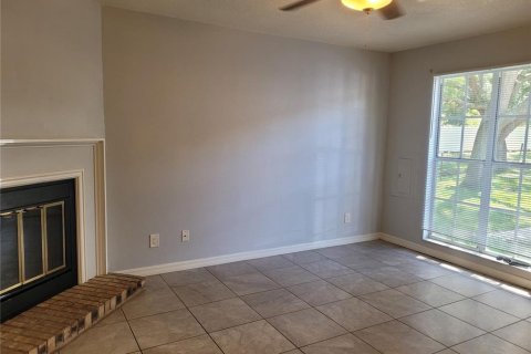 Adosado en alquiler en Temple Terrace, Florida, 2 dormitorios, 111.48 m2 № 2273331 - foto 5
