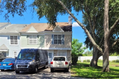 Townhouse in Temple Terrace, Florida 2 bedrooms, 111.48 sq.m. № 2273331