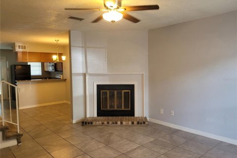 Adosado en alquiler en Temple Terrace, Florida, 2 dormitorios, 111.48 m2 № 2273331 - foto 2