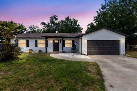 House in Orlando, Florida 3 bedrooms, 121.14 sq.m. № 1679014 - photo 20