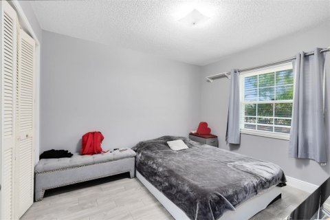 House in Orlando, Florida 3 bedrooms, 121.14 sq.m. № 1679014 - photo 14