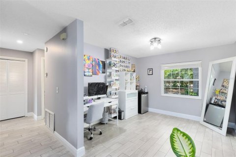 House in Orlando, Florida 3 bedrooms, 121.14 sq.m. № 1679014 - photo 5