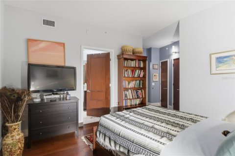 Condo in Tampa, Florida, 2 bedrooms  № 2319066 - photo 20