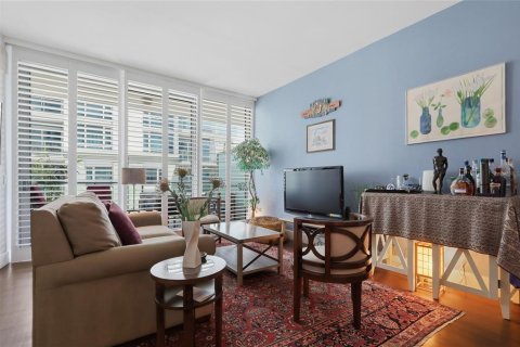 Condo in Tampa, Florida, 2 bedrooms  № 2319066 - photo 10