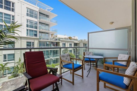 Condo in Tampa, Florida, 2 bedrooms  № 2319066 - photo 26