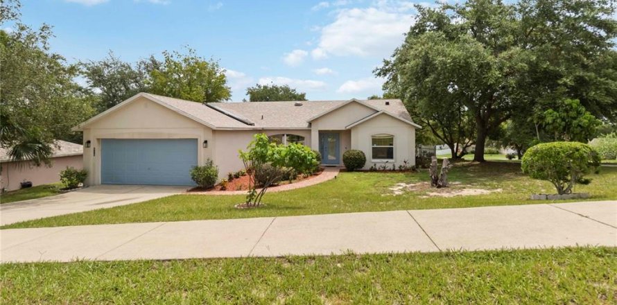 House in Minneola, Florida 3 bedrooms, 140.93 sq.m. № 1812951