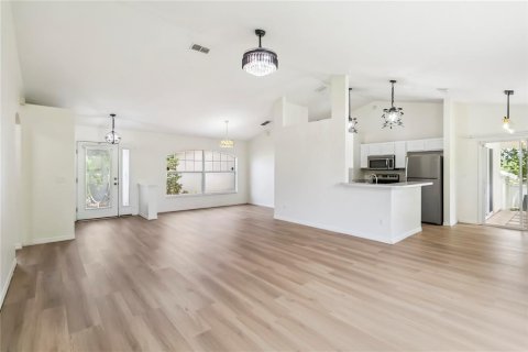House in Minneola, Florida 3 bedrooms, 140.93 sq.m. № 1812951 - photo 9