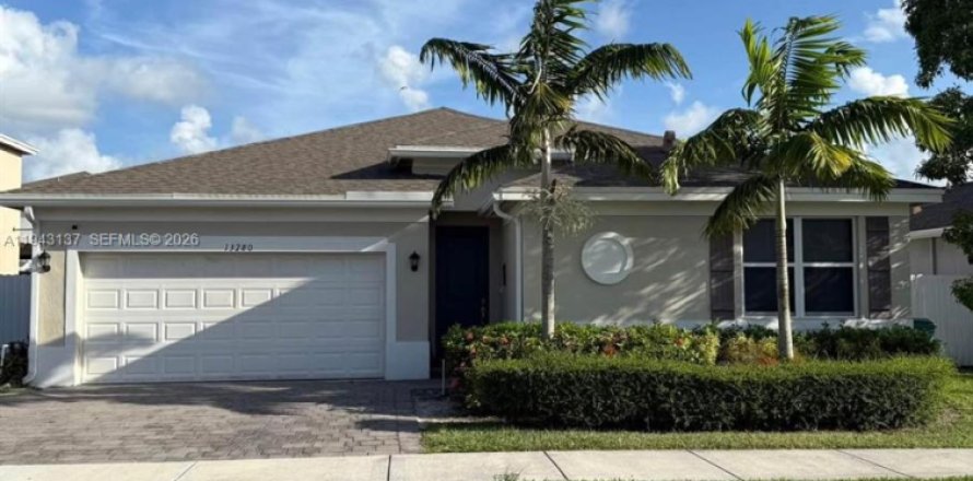 House in Homestead, Florida 2 bedrooms, 92.9 sq.m. № 1999473