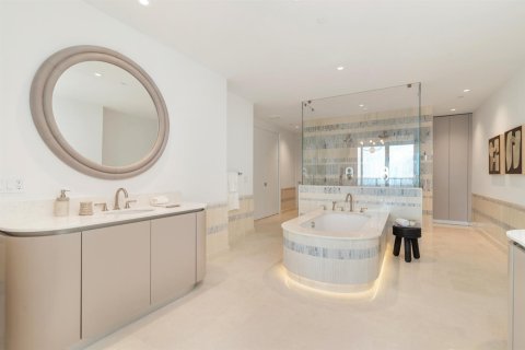 Condo in West Palm Beach, Florida, 4 bedrooms  № 2081567 - photo 10