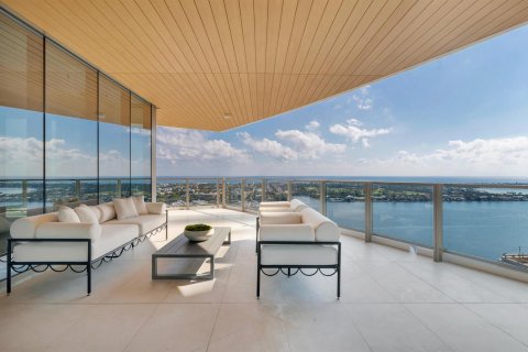 Condo in West Palm Beach, Florida, 4 bedrooms  № 2081567 - photo 19