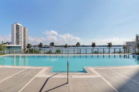 Condo in West Palm Beach, Florida, 4 bedrooms  № 2081567 - photo 25
