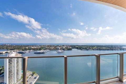 Condo in West Palm Beach, Florida, 4 bedrooms  № 2081567 - photo 21