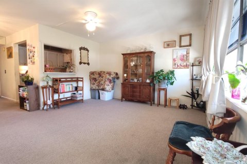 Condo in West Palm Beach, Florida, 1 bedroom  № 2169721 - photo 3