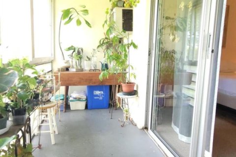 Condo in West Palm Beach, Florida, 1 bedroom  № 2169721 - photo 18