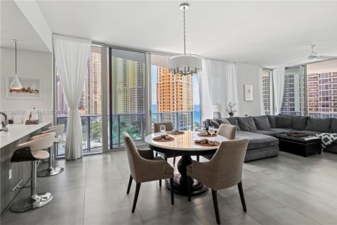 Condominio en alquiler en Sunny Isles Beach, Florida, 2 dormitorios, 155.33 m2 № 2029488 - foto 3