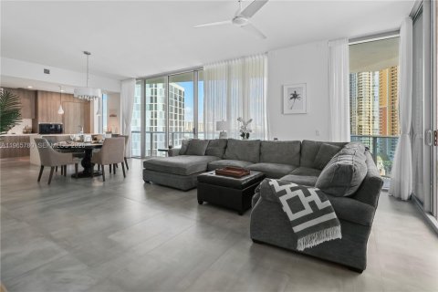 Condominio en alquiler en Sunny Isles Beach, Florida, 2 dormitorios, 155.33 m2 № 2029488 - foto 9