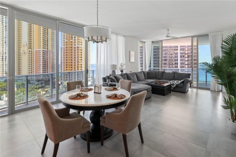 Condominio en alquiler en Sunny Isles Beach, Florida, 2 dormitorios, 155.33 m2 № 2029488 - foto 11