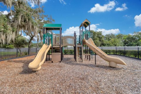House in Orlando, Florida 4 bedrooms, 209.77 sq.m. № 2200562 - photo 25