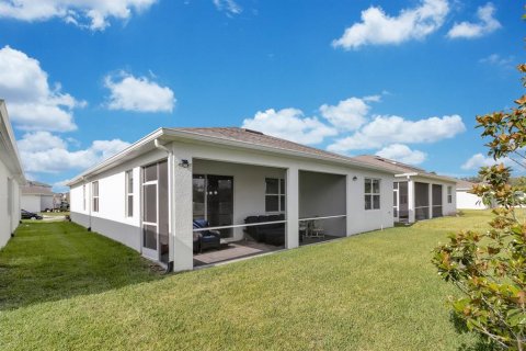 House in Orlando, Florida 4 bedrooms, 209.77 sq.m. № 2200562 - photo 24